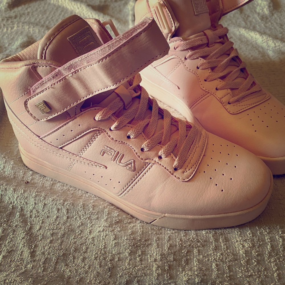 ‼️SOLD‼️High top Fila sneakers